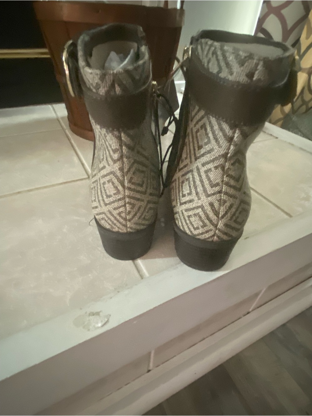 NWT Liz Claiborne Ankle Boots in Brown- Women's Fashion Boot. Size 8.5 - Picture 5 of 7